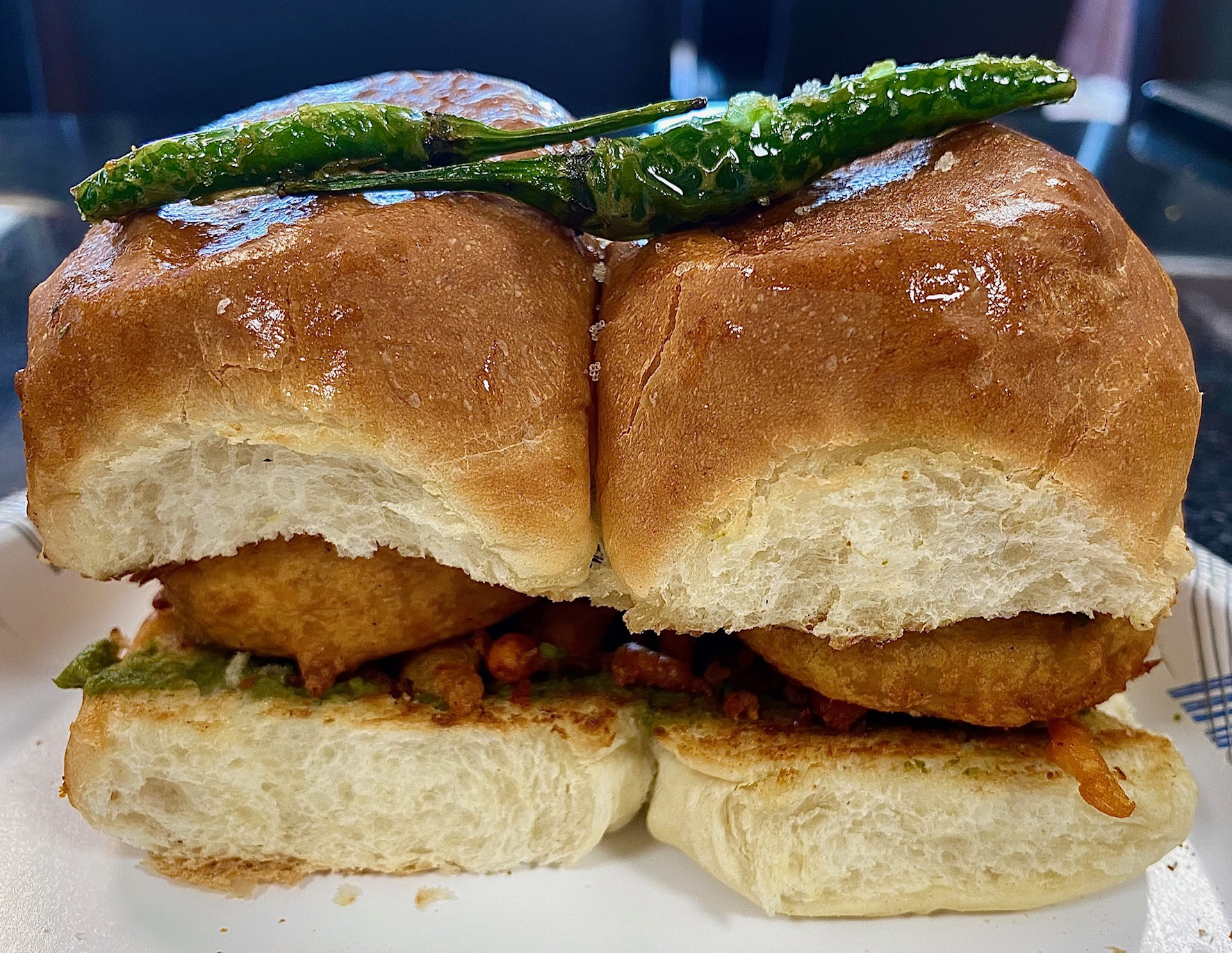 Vada pav